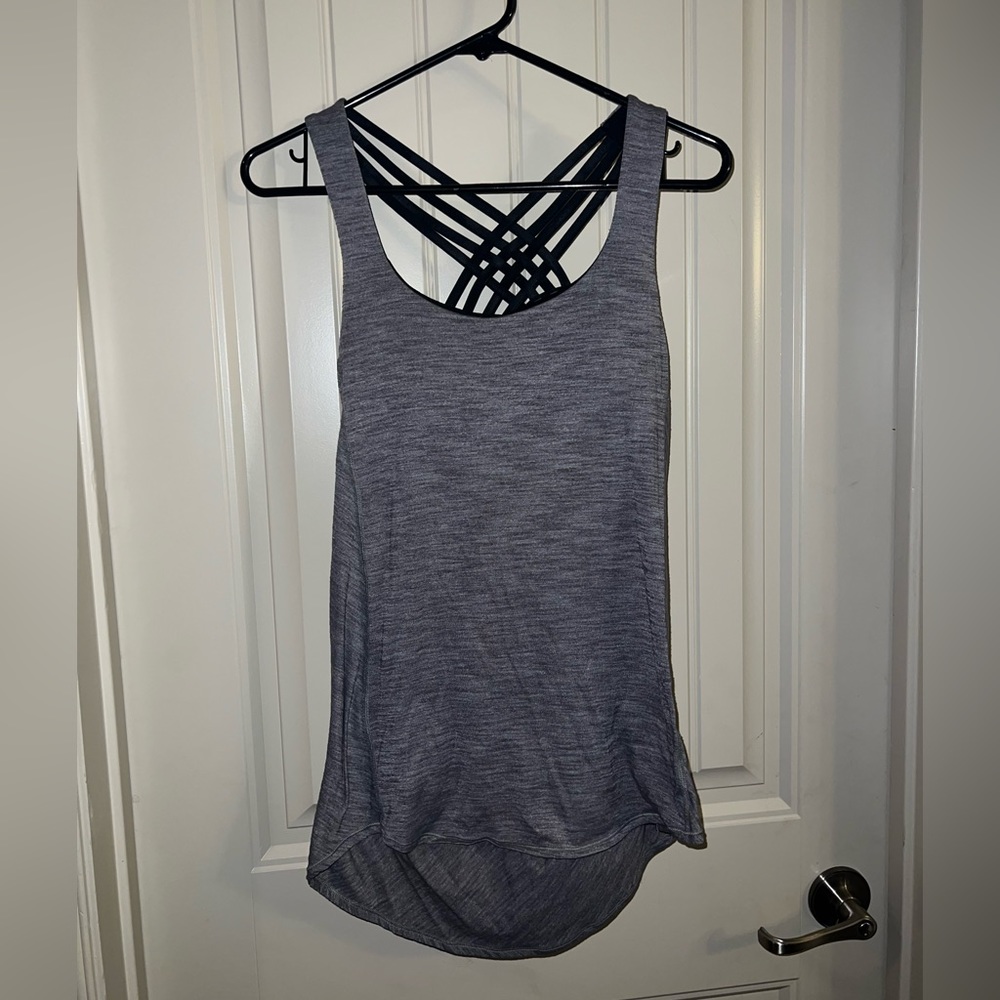 Lululemon Tank with built in bra Size 6